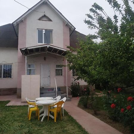 Guest House Regina Bulan Sogottuu Esterno foto