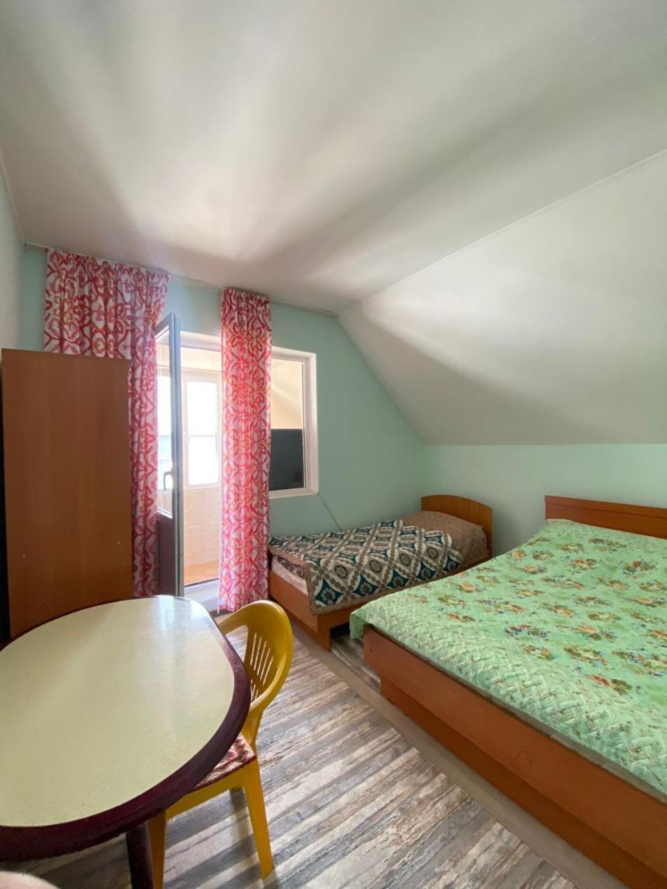 Guest House Regina Bulan Sogottuu Esterno foto